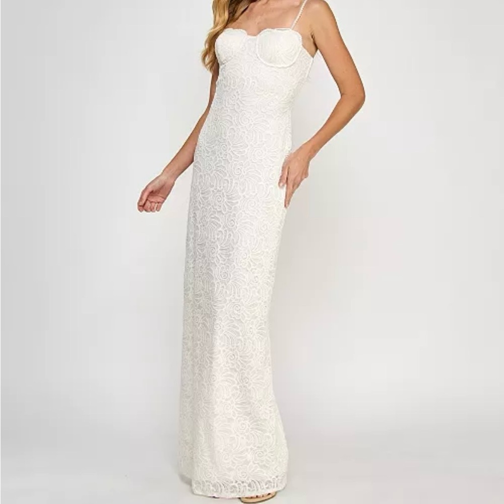 Elegant White Lace Dress